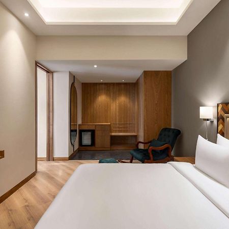 Ramada Encore By Wyndham Amritsar Airport Exterior photo