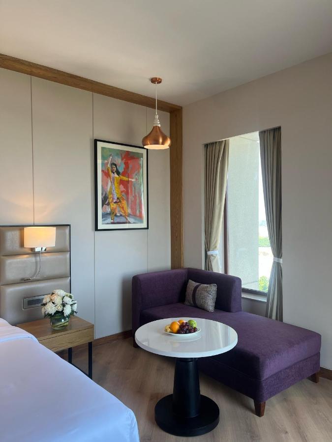 Ramada Encore By Wyndham Amritsar Airport Exterior photo