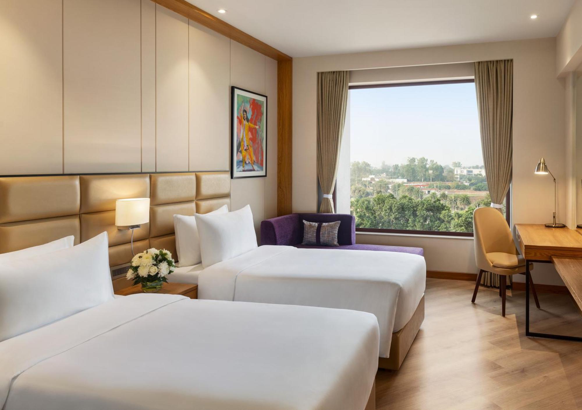 Ramada Encore By Wyndham Amritsar Airport Exterior photo