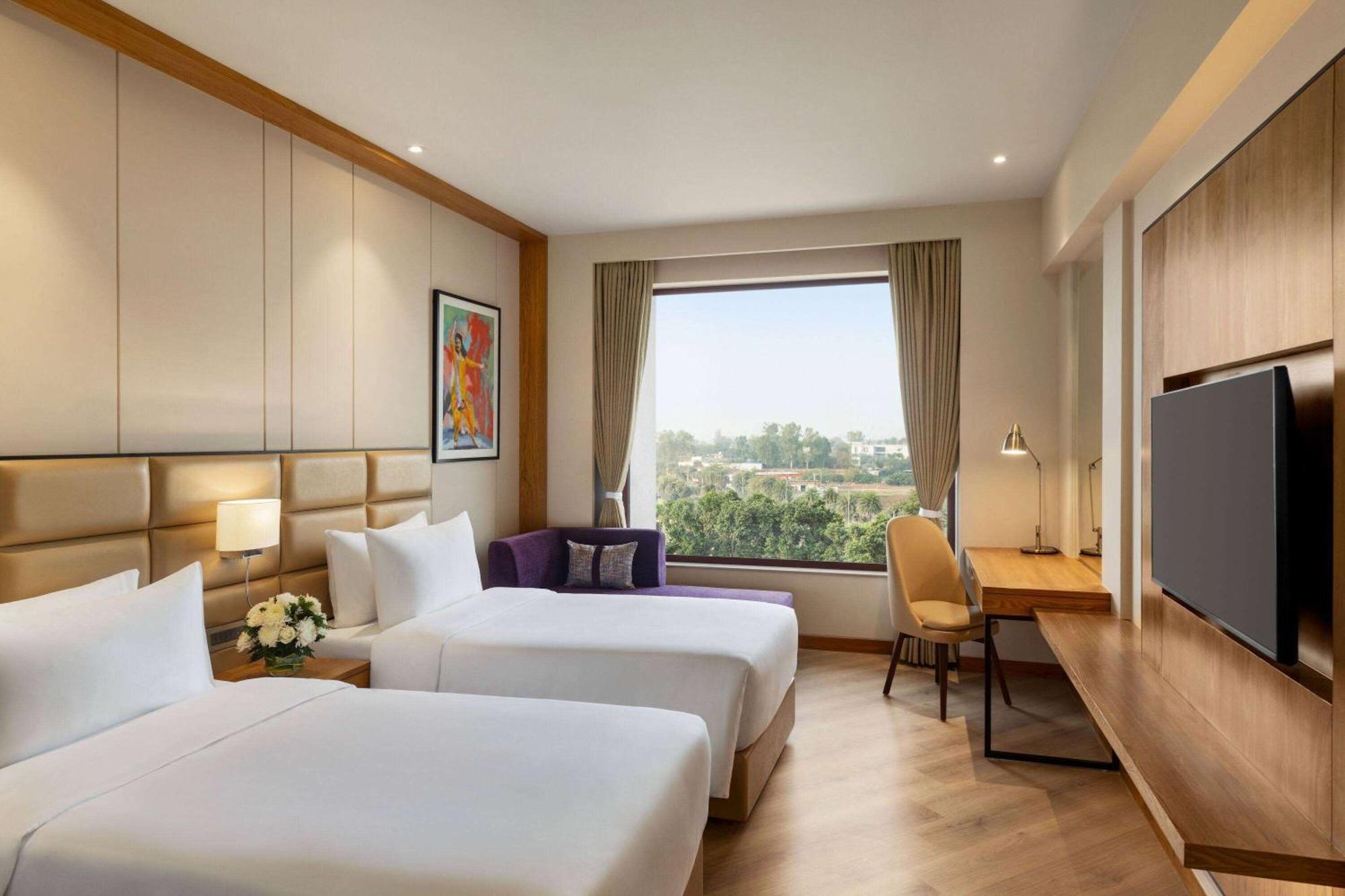 Ramada Encore By Wyndham Amritsar Airport Exterior photo