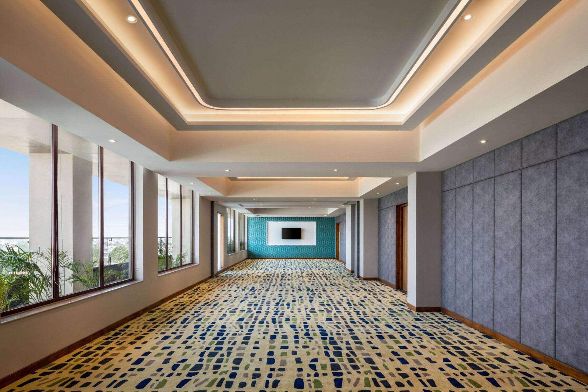 Ramada Encore By Wyndham Amritsar Airport Exterior photo