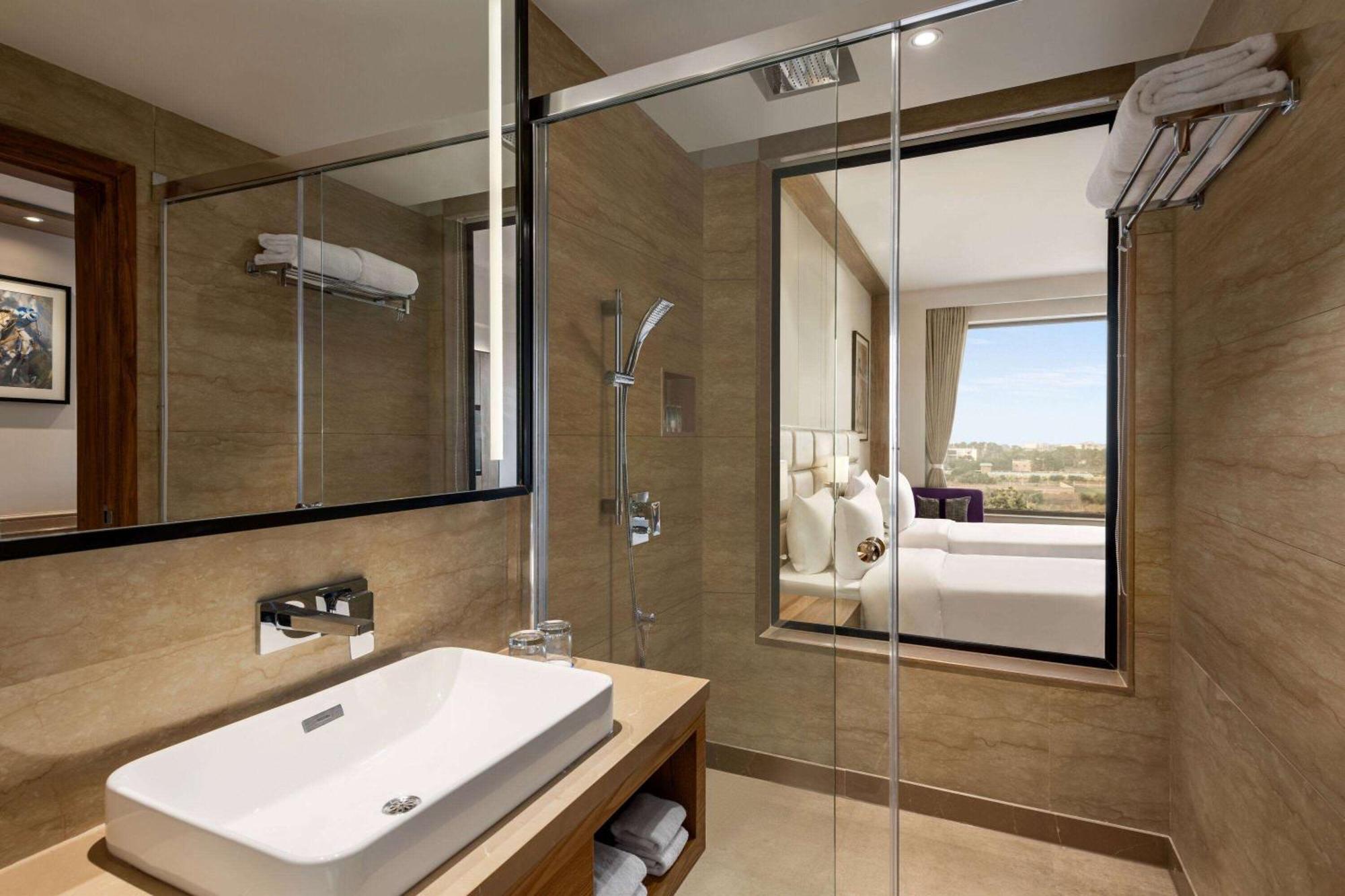 Ramada Encore By Wyndham Amritsar Airport Exterior photo