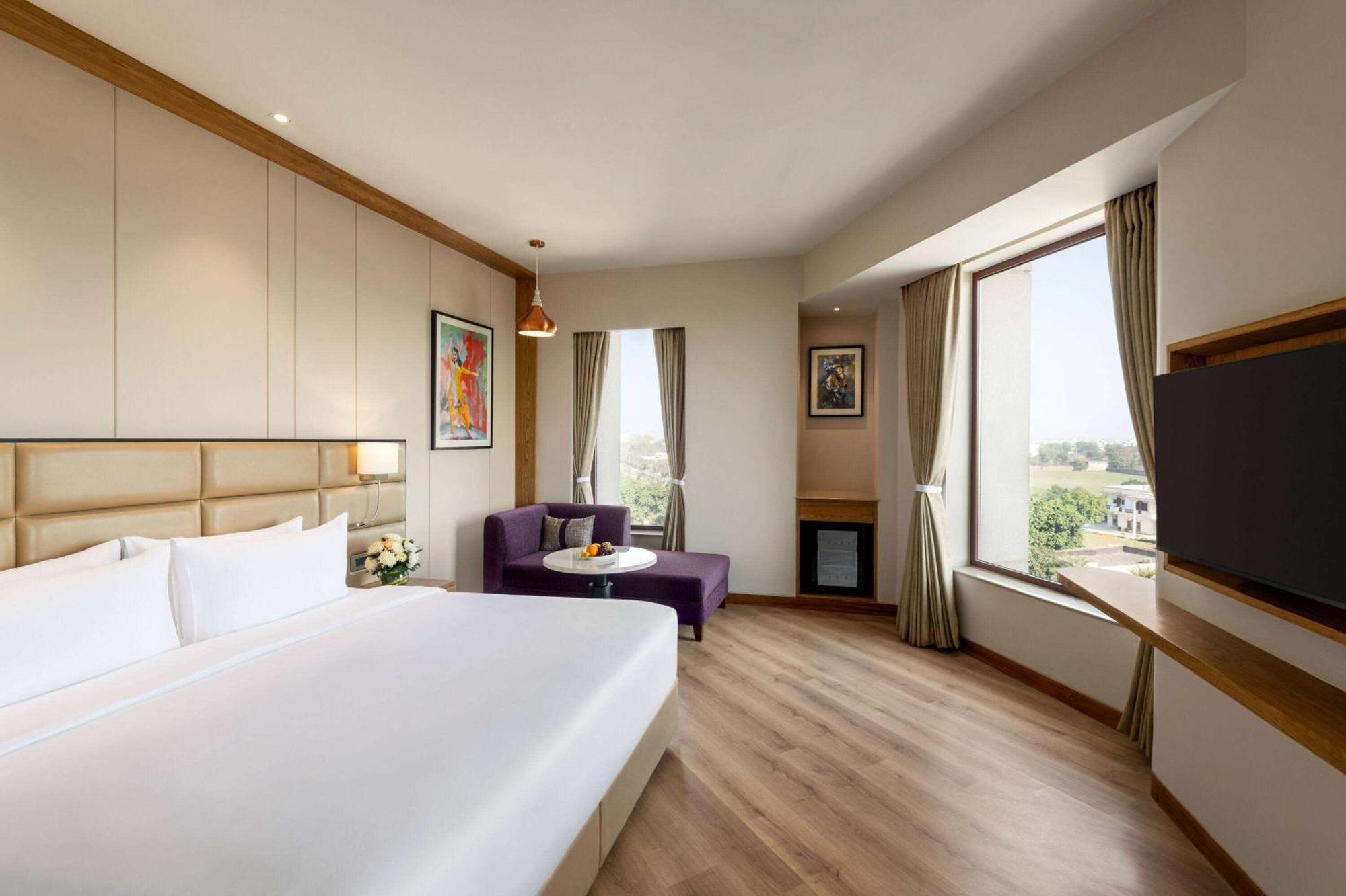 Ramada Encore By Wyndham Amritsar Airport Exterior photo