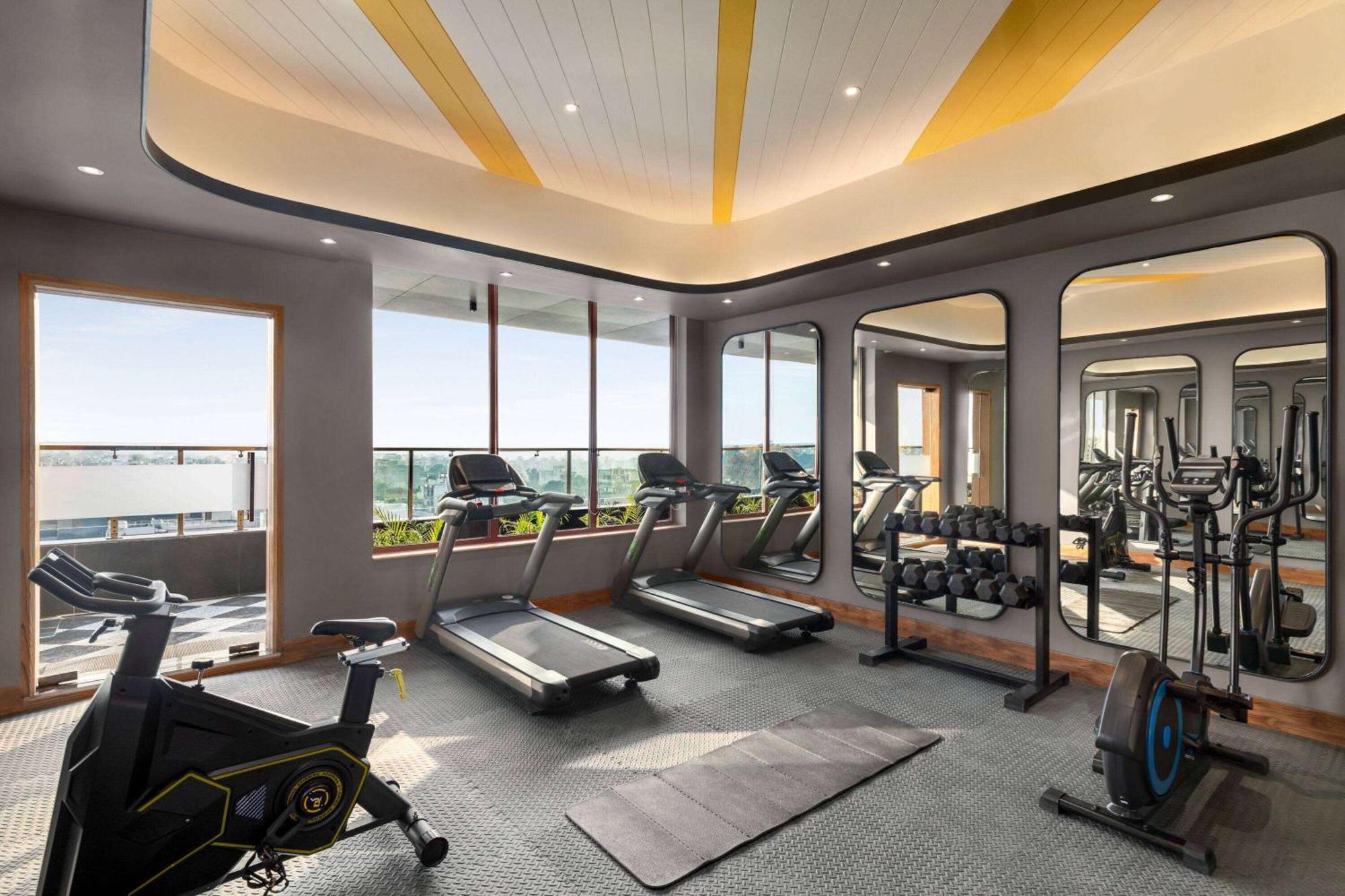 Ramada Encore By Wyndham Amritsar Airport Exterior photo