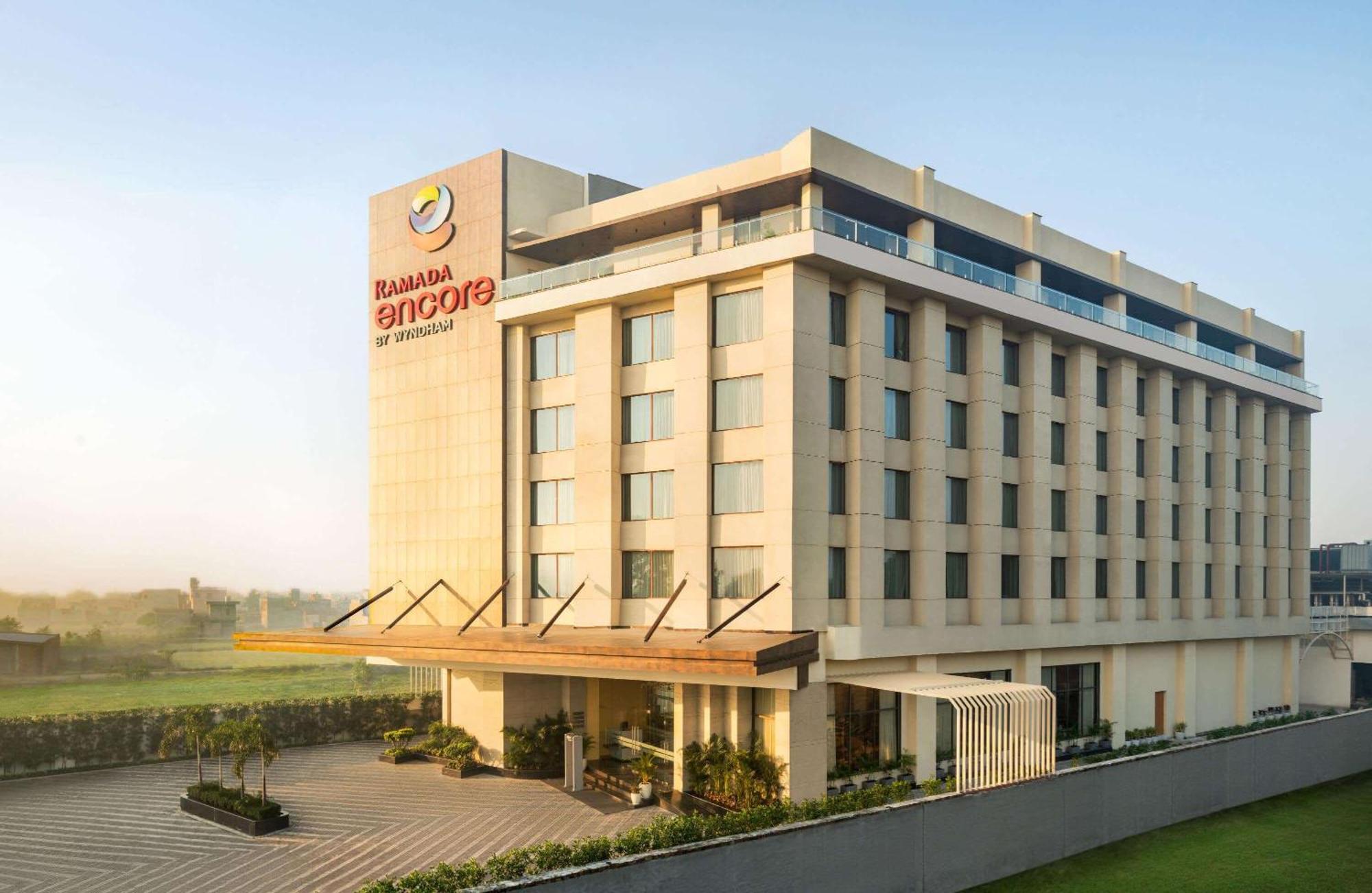 Ramada Encore By Wyndham Amritsar Airport Exterior photo